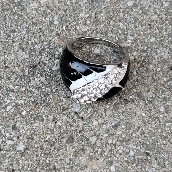 Silver Tone Black Enamel Art Deco Rhinestone Ring - Picture 4 of 6